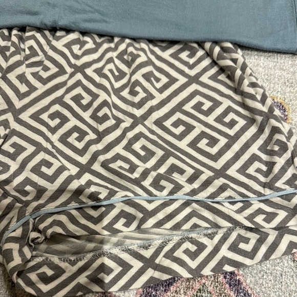 pajamas set - Picture 2 of 4